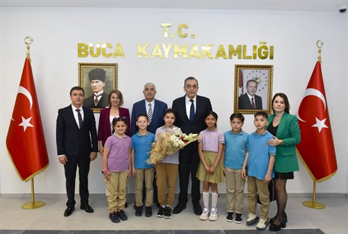Kaymakamımız Sayın Mahmut Nedim TUNÇER, 23 Nisan Ulusal Egemenlik ve Çocuk Bayramı’nın 105. yıl dönümü münasebetiyle öğretmen ve ..